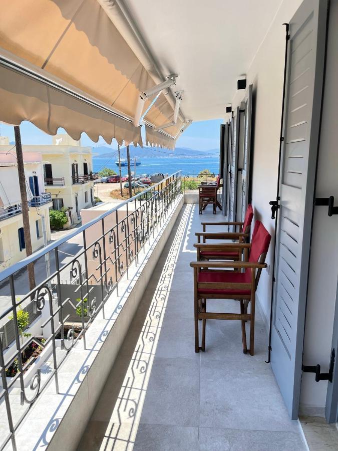 Axs First Floor Apartment Aegina Town Extérieur photo