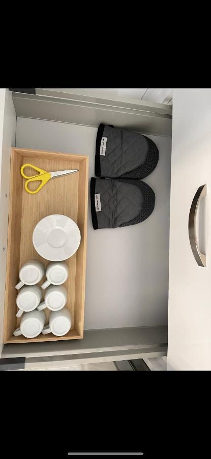 Axs First Floor Apartment Aegina Town Extérieur photo